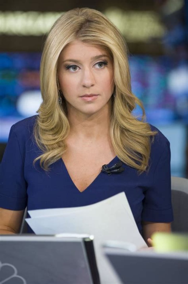 Sara Eisen from MSNBC News anchor, Female news anchors, Hottie women