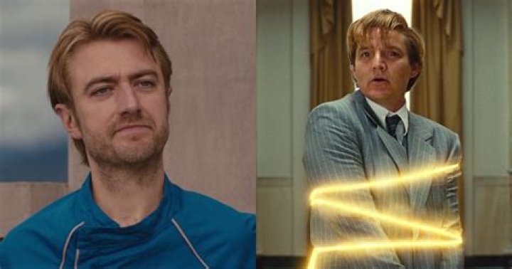Sean Gunn as Fred Kwan in Galaxy Quest