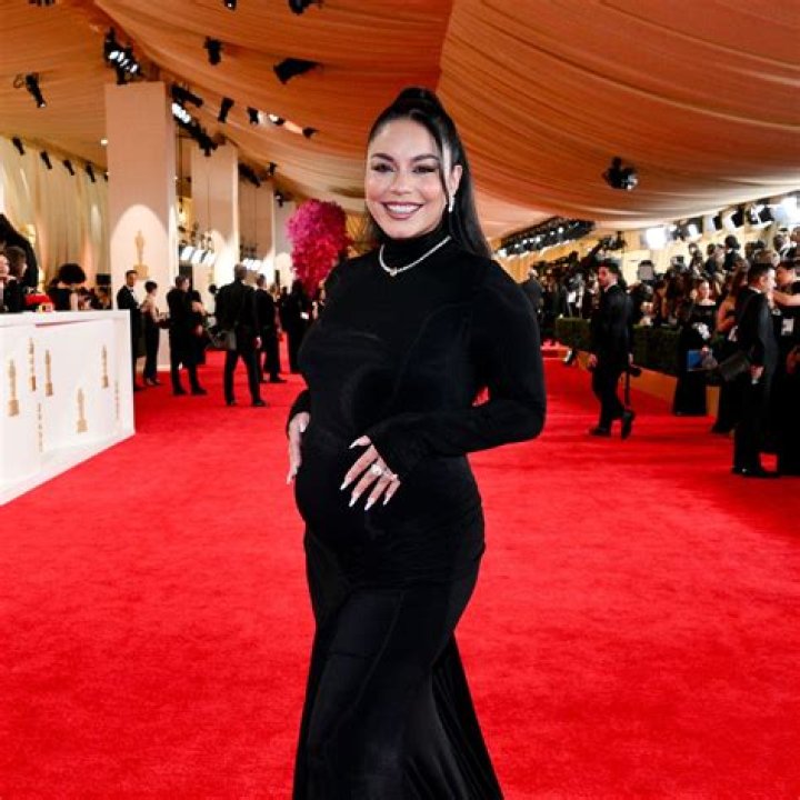 Selena Pregnant Comment and favourite it please! VicaMiley Flickr