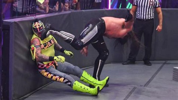 Seth Rollins vs Rey Mysterio Extreme Rules