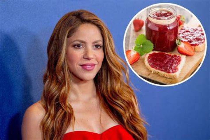 Shakira Found Out About Gerard Pique’s Cheating With Jar of Eaten Strawberry Jam in the Fridge
