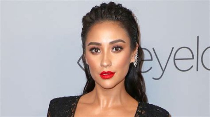 Shay Mitchell Runs Naked Through L.A. to Celebrate YouTube Milestone