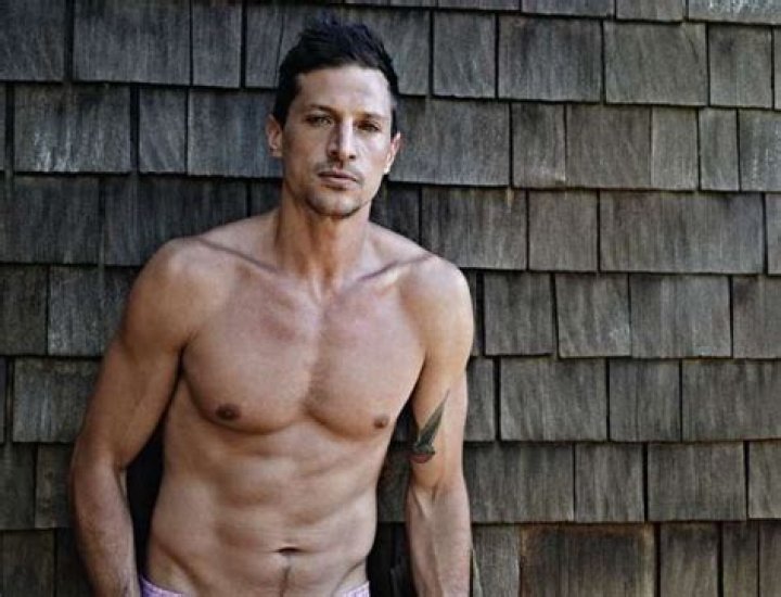 Simon Rex height