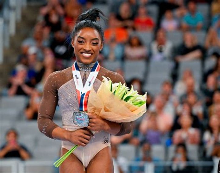 Simone Biles Mother Ethnicity, Nationality, Clothing, Mom And Dad
