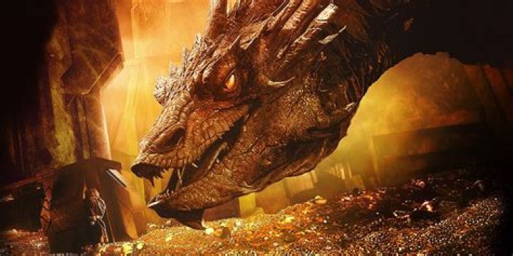 Smaug faces Bilbo in The Hobbit