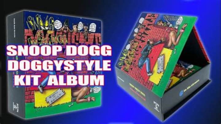 Snoop Dogg Gives CDs to Local Police RTM RightThisMinute