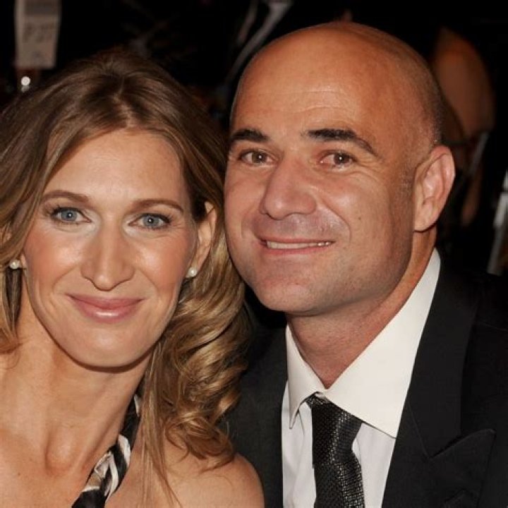 ‘Someone Who’s 10 Feet Tall and Green’- Serena Williams’ Sarcastic Jibe at
Tennis Legend and Andre Agassi’s Wife Steffi Graf After Their Epic 1999 Duel