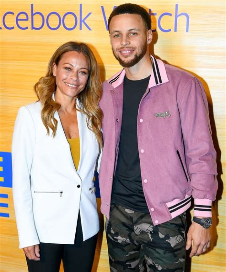 Stephen Curry’s Mother Sonya, Going Through a Public Divorce With Ex-Husband, Is
Using Religion In This Tough Phase: “Just Breathe and Wait”