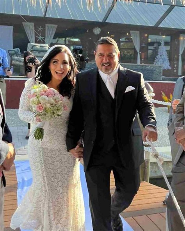 Steve Dischiavi is Married to Wife Simone Dischiavi. Kids.