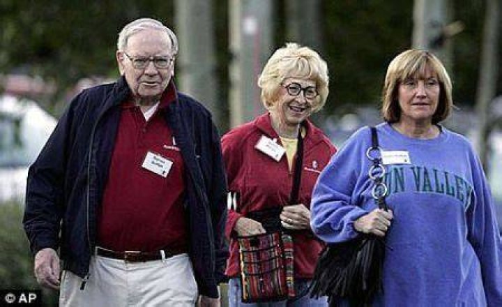 Susan Buffett, left, with Astrid Menks and Buffett's daughter Susie. Photo / Supplied