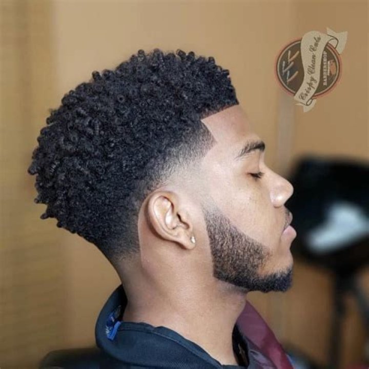 Taper fade styled with Twists Sponge to help achieve dope coils 🔥