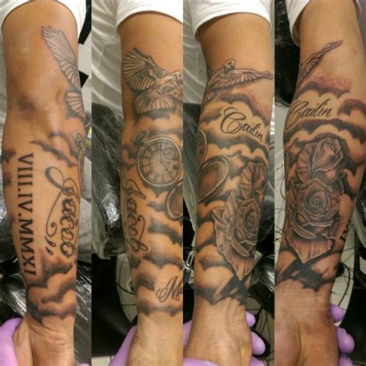 tattoo halfsleeve forearm hands family Tatuaggi neri e grigi