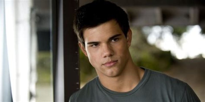 Taylor Lautner as Jacob Twilight