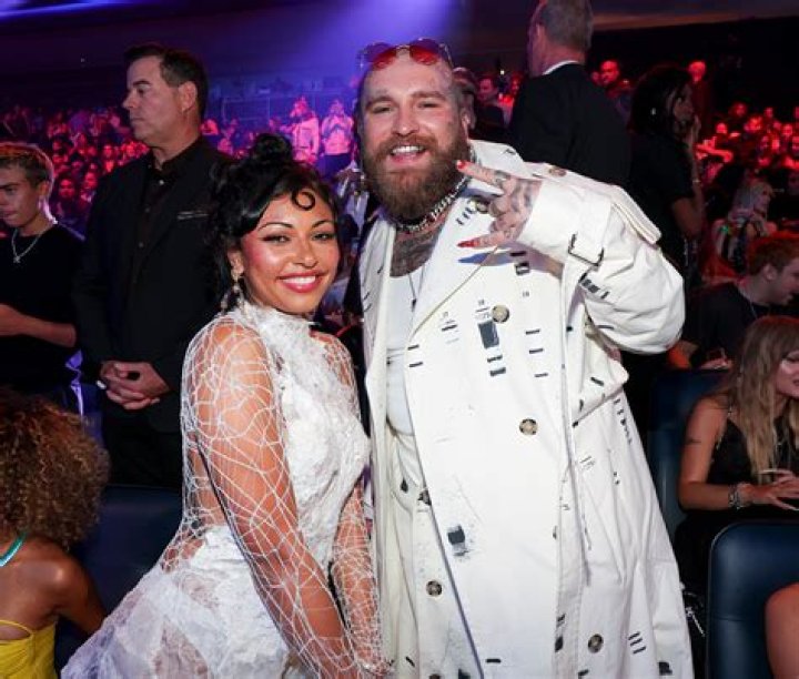 Teddy Swims' Wife: Who Is His Current Wife?
