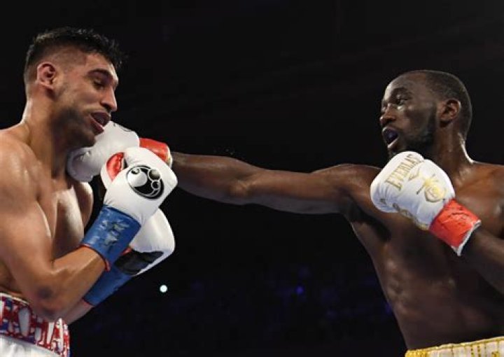 Terence Crawford Punching Amir Khan