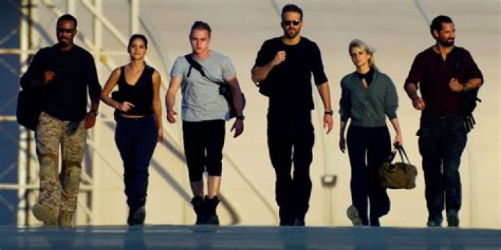 The 6 Underground team walking together