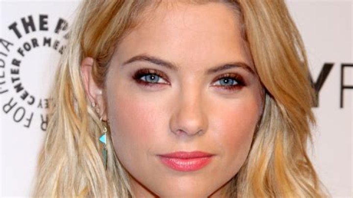 The Exact Beauty Products Ashley Benson Wore As Hanna On Pretty Little Liars