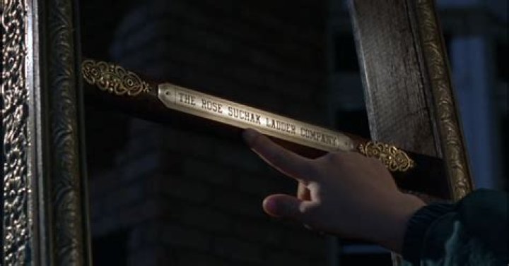 The Rose Suchak Ladder Company sign in The Santa Clause