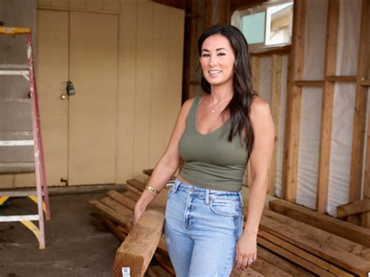The Untold Truth Of HGTV's A Very Brady Renovation