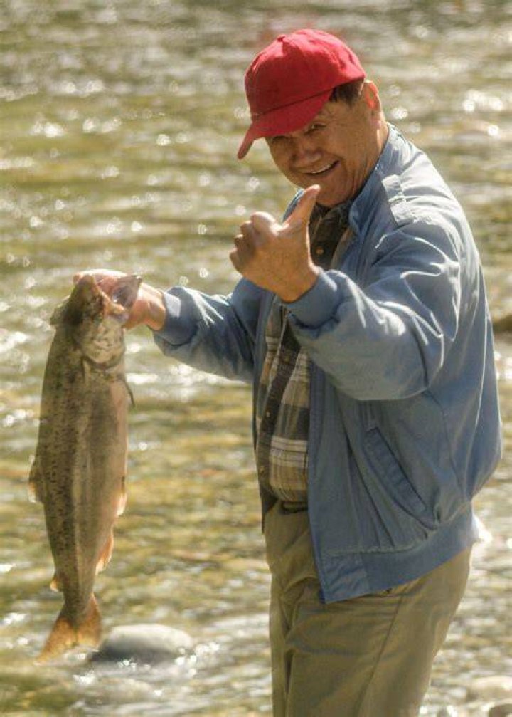 The Weird Reason Why Guys Always Hold Fish In Dating Apps
