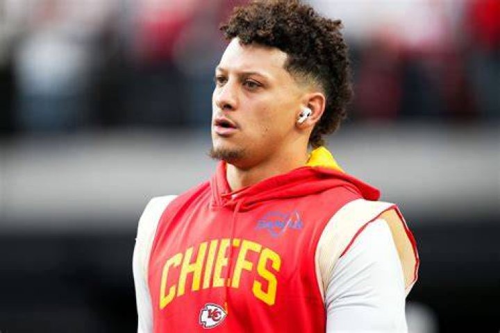 “They Came At His Son. Any Respectable Father Would Do the Same”: Patrick
Mahomes Sr Wins Fans Over the Internet With His ‘Smoking On That Joe Burrow’
Clip Going Viral