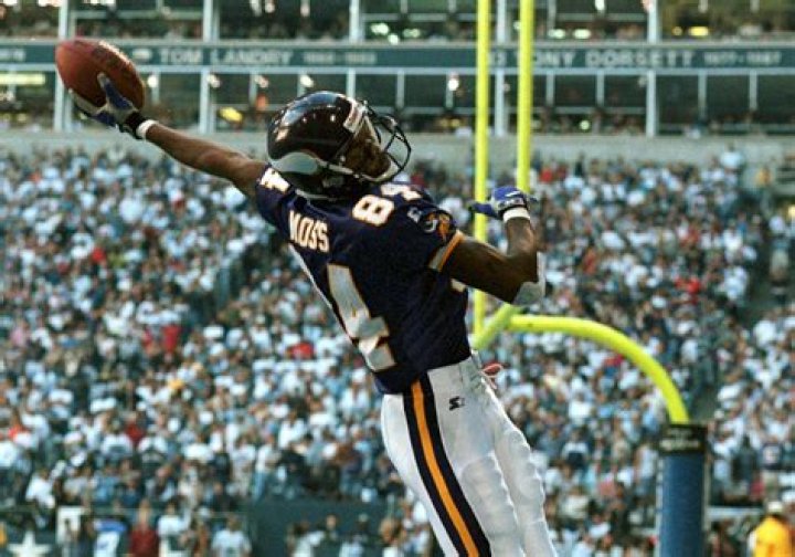 THROWBACK: The Day Randy Moss Became A Thanksgiving Legend