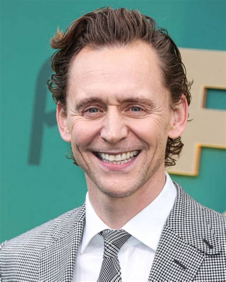 Tom Hiddleston as Athletic / Toned in Face Claims Sorted by Body Type
