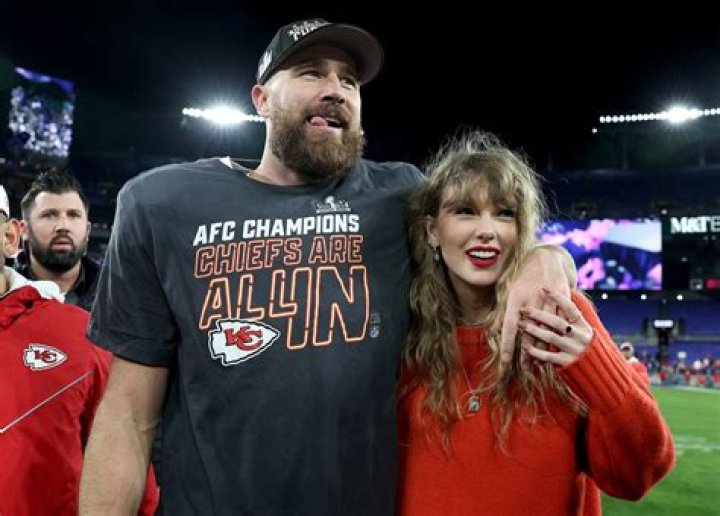 Travis Kelce’s Charming Confession About Taylor Swift’s Presence on Football
Field Has Brother Jason in Hysterics