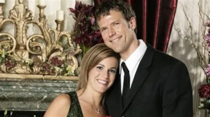 Travis Stork The Bachelor Season 8 glam pose outside estate