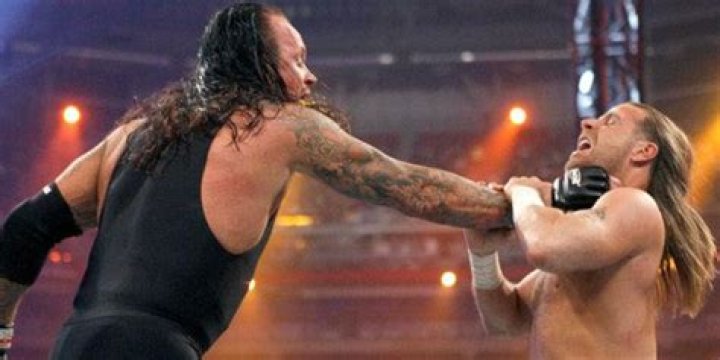 Undertaker and Sid face off at WrestleMania 13