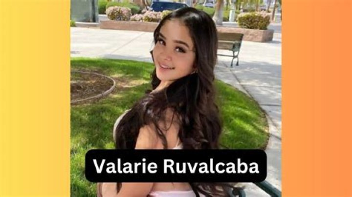 Valarie Ruvalcaba con body negro de red ense&ntilde;a sus bombones y hasta el