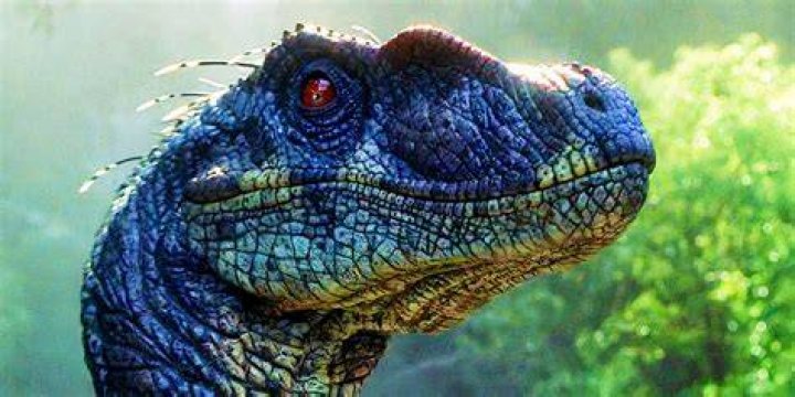 Velociraptor coming out of foliage in behind the scenes look of The Lost World