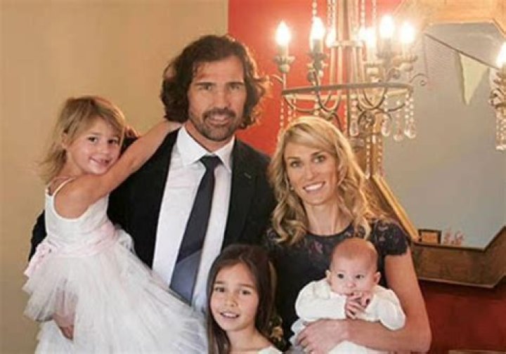 Victor Matfield age, measurements, children, wife, family, education, position, stats, salary, caps, house, dog food and Instagram