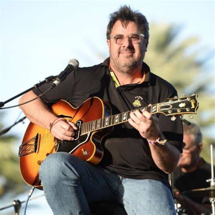 Vince Gill height