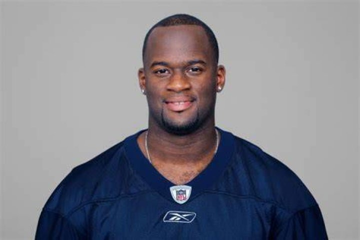 Vince Young net worth