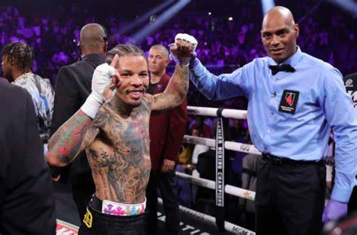WBA lightweight champion Gervonta Davis preparing for his workout at Barry’s Boxing Gym WBA lightweight champion Gervonta Davis preparing for his workout at Barry’s Boxing Gym