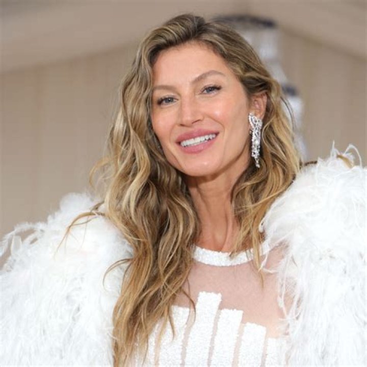 “We Were Hangers”: Tom Brady’s Lost Love Gisele Bündchen Was Forced To ‘Stand
Naked’ When She Was 15