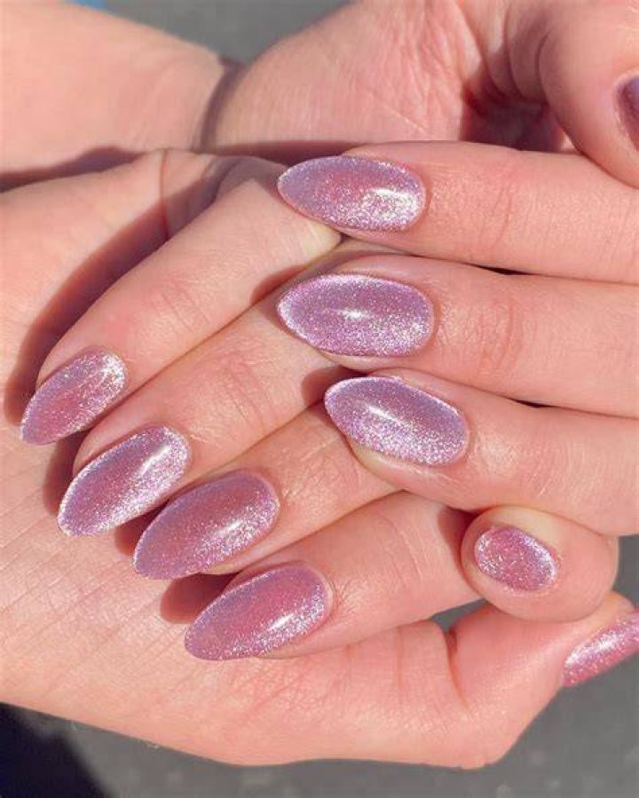 What Are Velvet Nails?