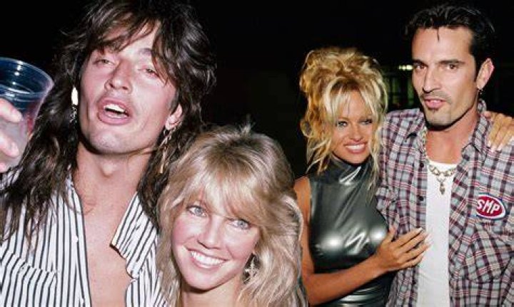 What Band Tommy Lee Is In During Pam & Tommy (& What's Next)