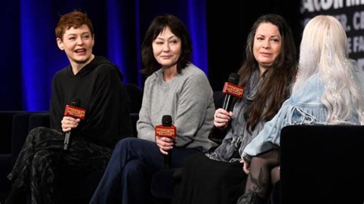 What Holly Marie Combs Had To Say About Alyssa Milano's Feud With Shannen Doherty