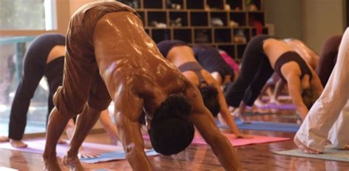 What You Need To Know Before Trying Bikram Yoga