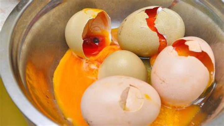 When You Eat Expired Eggs, This Is What Happens To Your Body