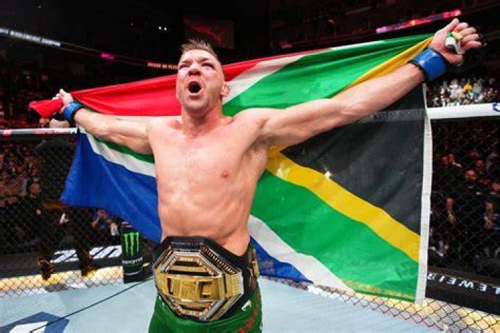 Why Did Israel Adesanya Carry a Chinese Flag? Everything About the UFC Champ’s
Stint in China: Kickboxing Record, Nickname and More