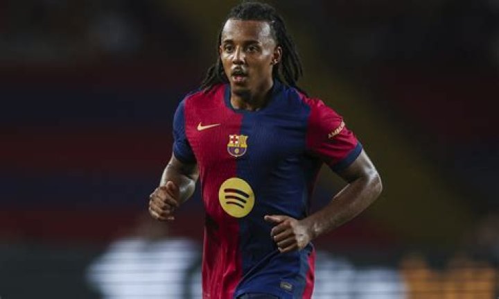 Why Did Vitor Roque Sign His Contract & Is Presented After Making Barcelona
Debut vs Las Palmas?