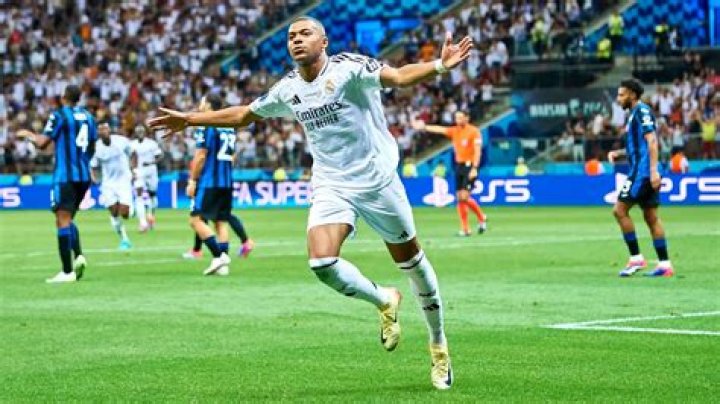“Why This Playmaking?” – Kylian Mbappe Slammed for Trying to ‘Playmake’ Instead
of Using His Speed