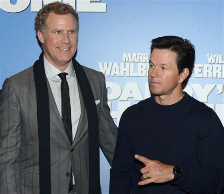 Will Ferrell and Mark Wahlberg on the street in The Other Guys.