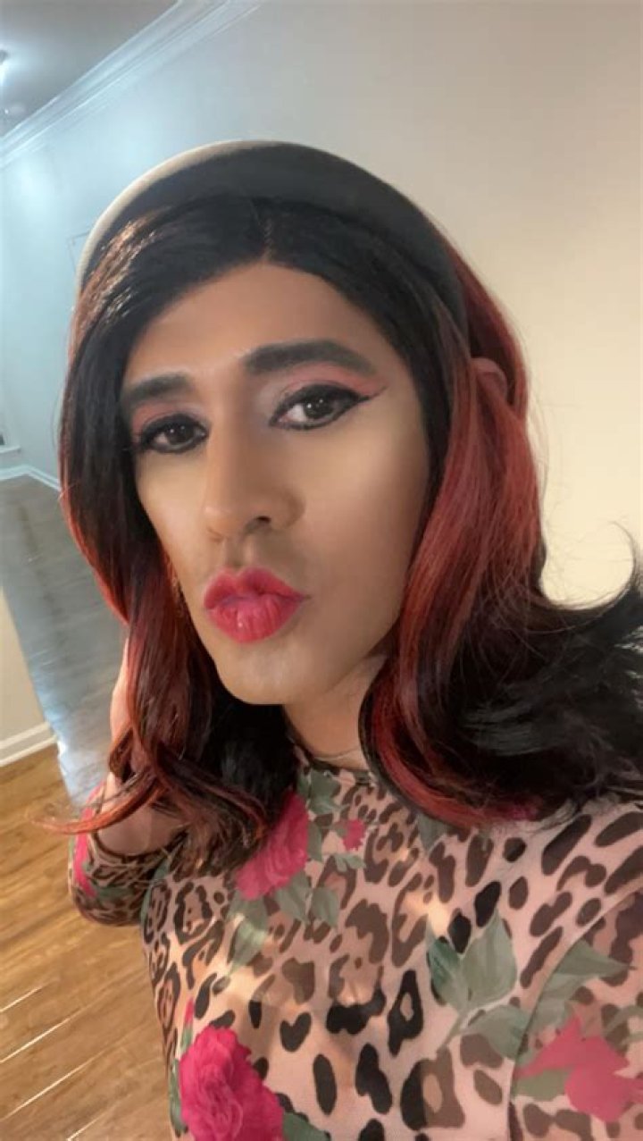 Would you kiss me? r/StraightToSissy