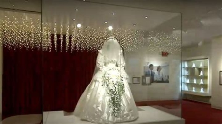 You Can Now Get Married In Vegas Surrounded By Princess Diana Memorabilia