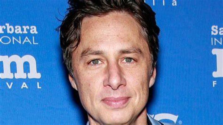 Zach Braff posing at event