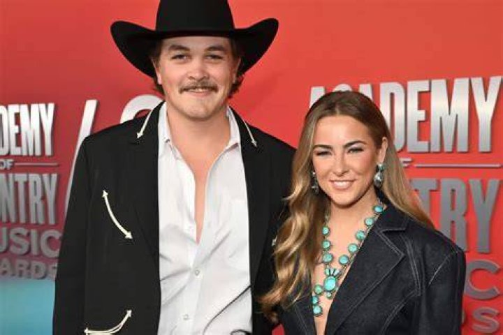 Zach Top And His Wife: A Deep Dive Into Their Lives And Love Story